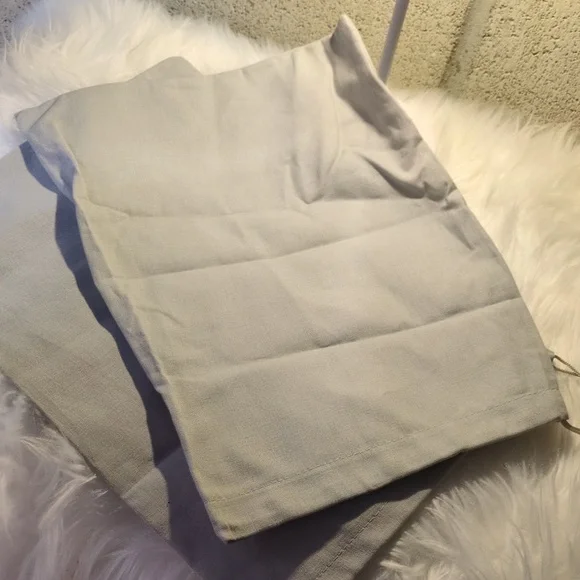 Manolo Blahnik shoe dust bag - Picture 3 of 3